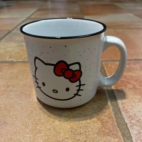 Hello Kitty Mug - Picture 2 of 5